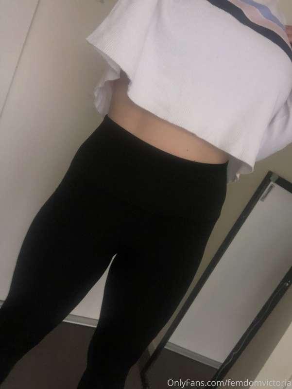 Leggings + thong 💜