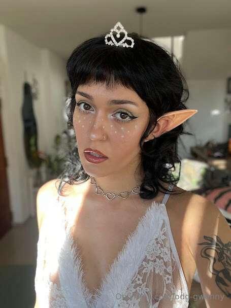 naughty lil elf reporting for duty 😈🎂 B-DAY MONTH! 🎂 come ce..