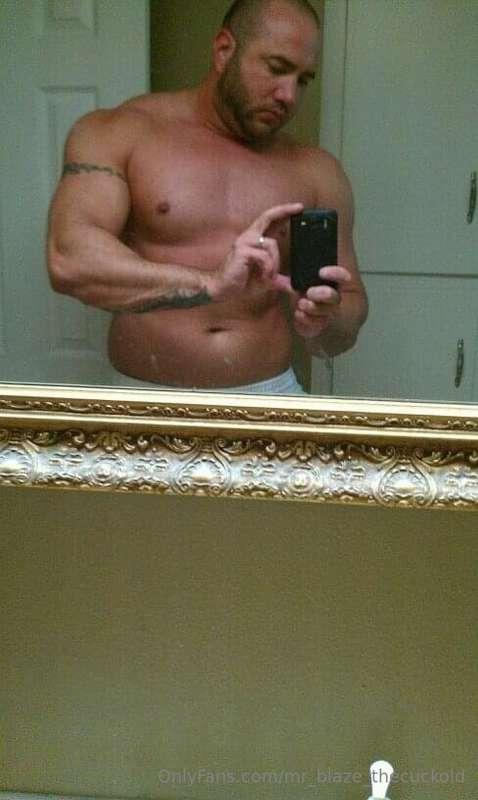 Wanna see some old ass pics of me? This is like 2009-2013 er..