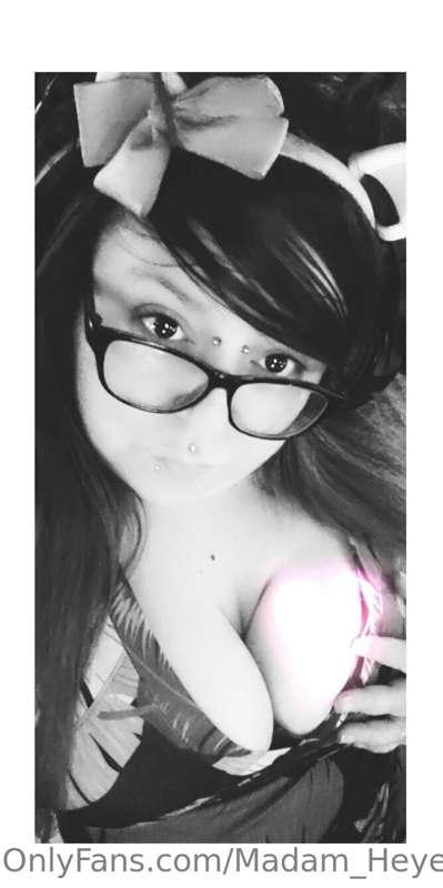 LIVE! Topless beat saber at $30 and dildo show at $50! Only ..