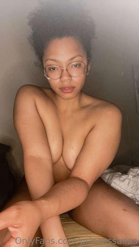 Titts , positions and bong rips for yeah 😏