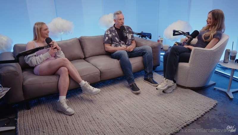 # No. 6 OUT NOW go watchhh🎙️ @gabbyepstein

https://www.yout..