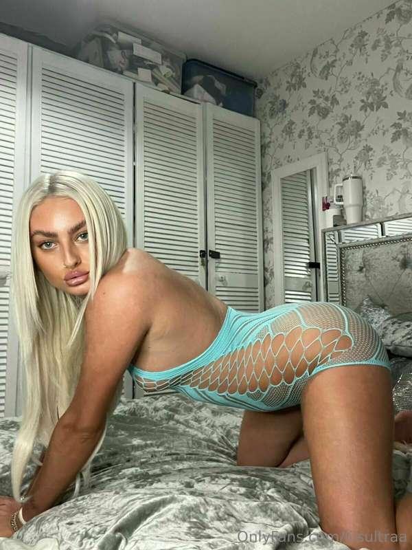 My beds empty and I’m horny someone help me