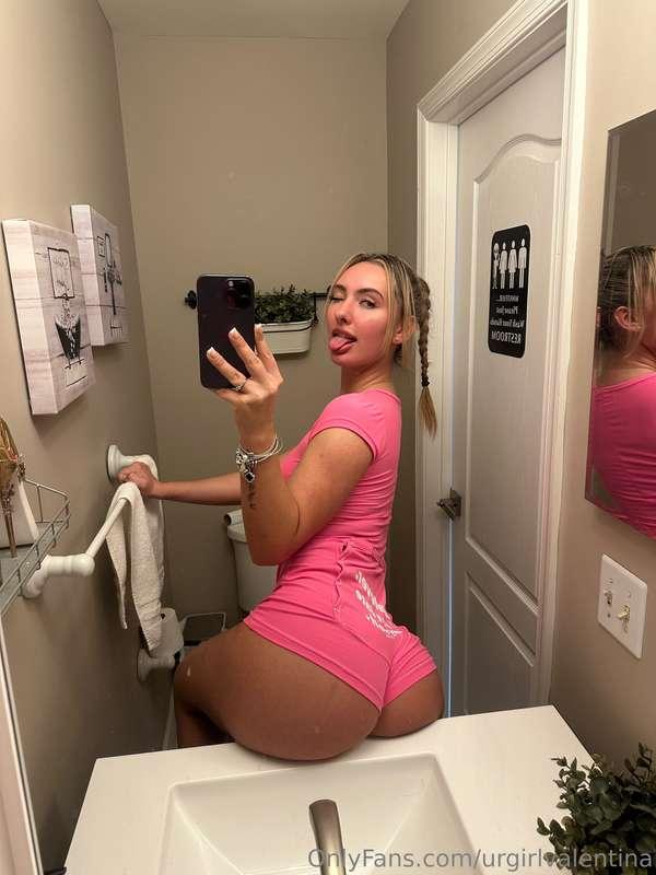 Alone, bored, and horny. Let's chat? 👀