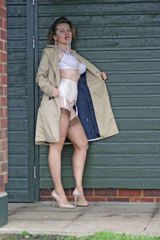scarlett_nylons image #1