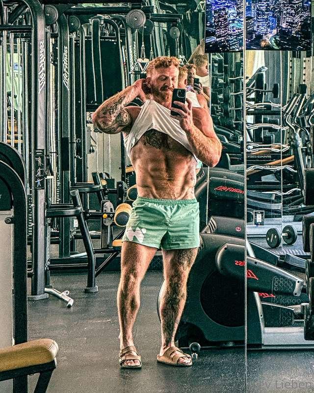 If I dressed like this on arm day would I catch you looking ..