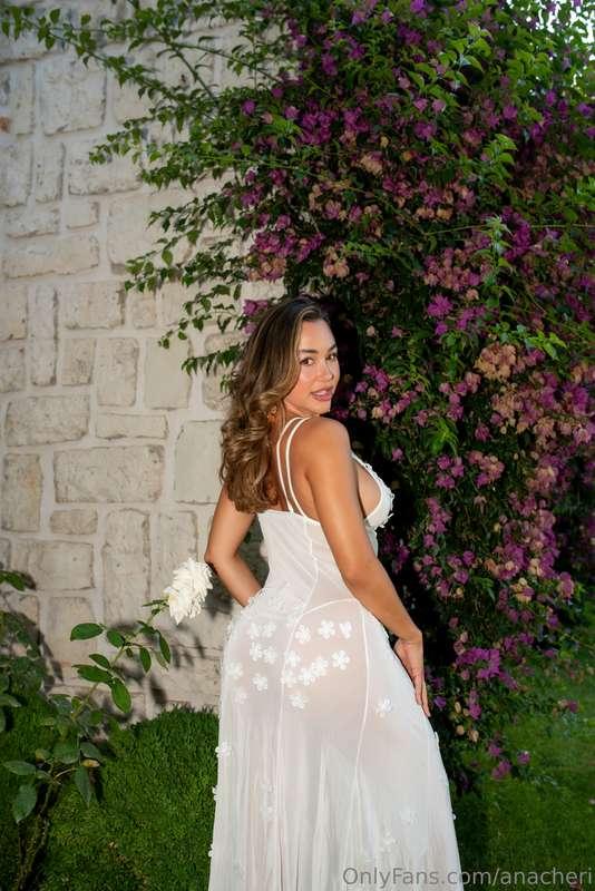 The front is SO see through! 🤭 Better for you 🤍