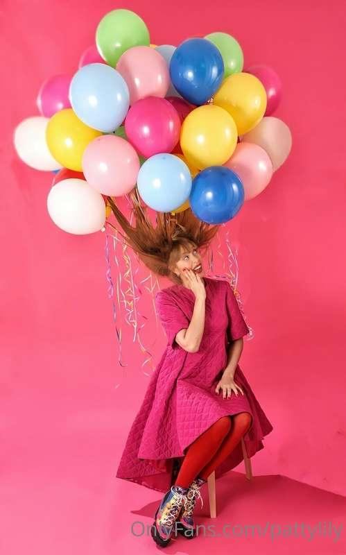 Today I wanna show you this crazy picture 😂😂 50 balloons on ..