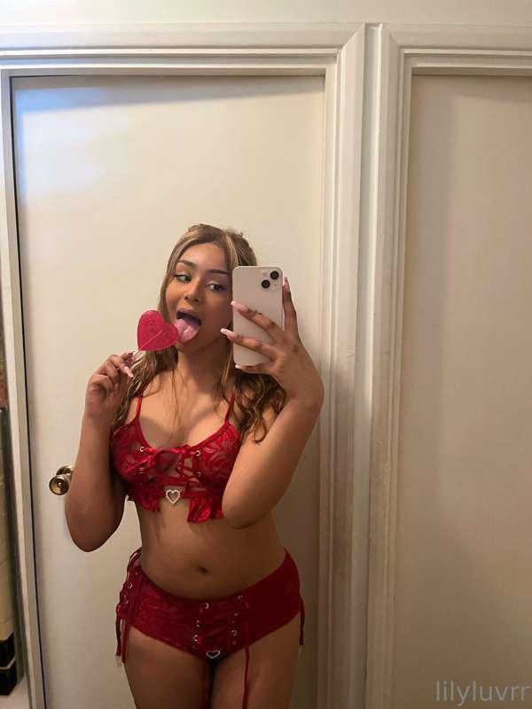 can i lick u like this lollipop? hehe