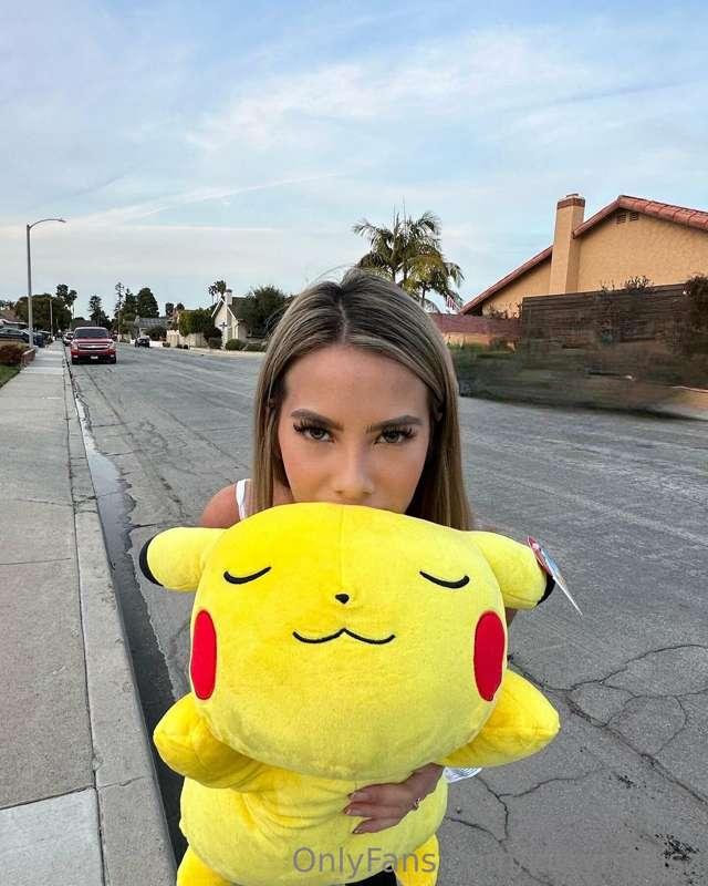 it's so cuddly I can’t stop hugging it 😫