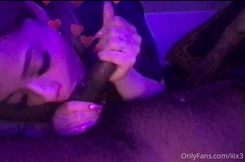 I love making him cum with my mouth 👄 

Who wants to see me ..