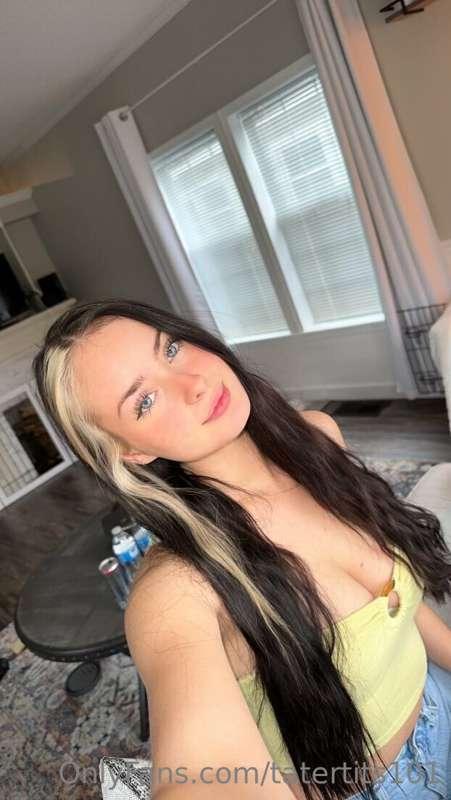 Buzzing… wanna sext? Only 10$ for 5 minutes