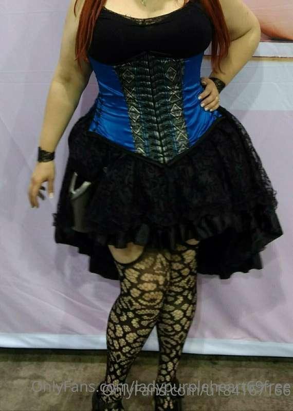 Yum! I love a good corset. This one is so silky smooth.