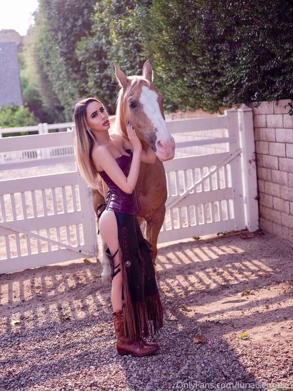 This horse was so sweet 🥰 I miss him 🐴🤎