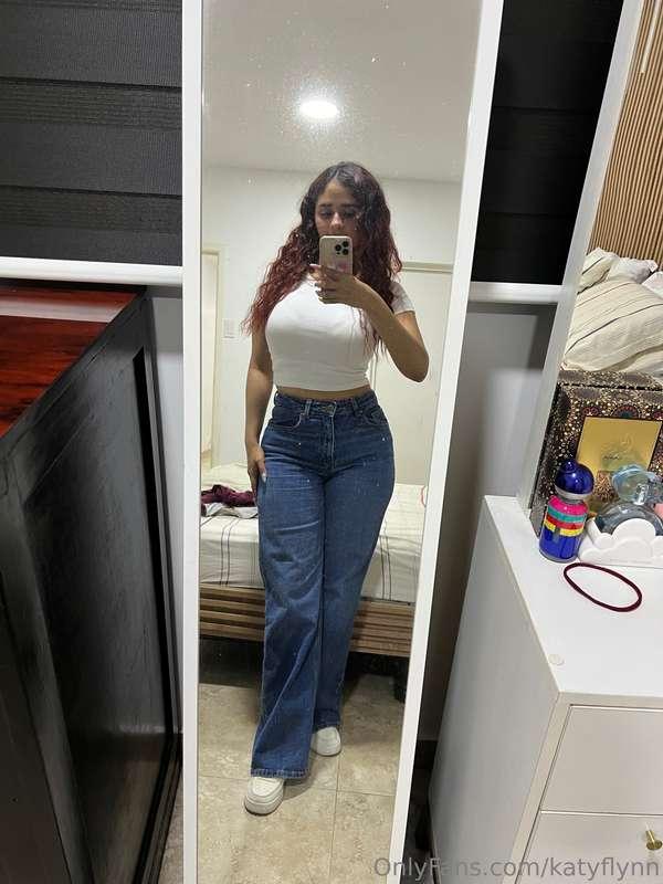 Rate this outfit 1-10 🙈😊