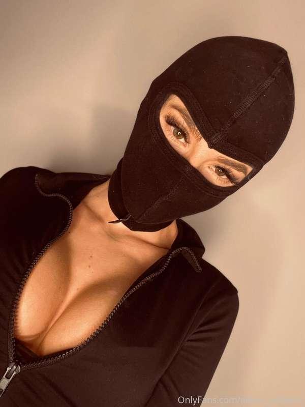 Are you ready (to rob a bank with me)?   
DON'T FORGT TO SUB..