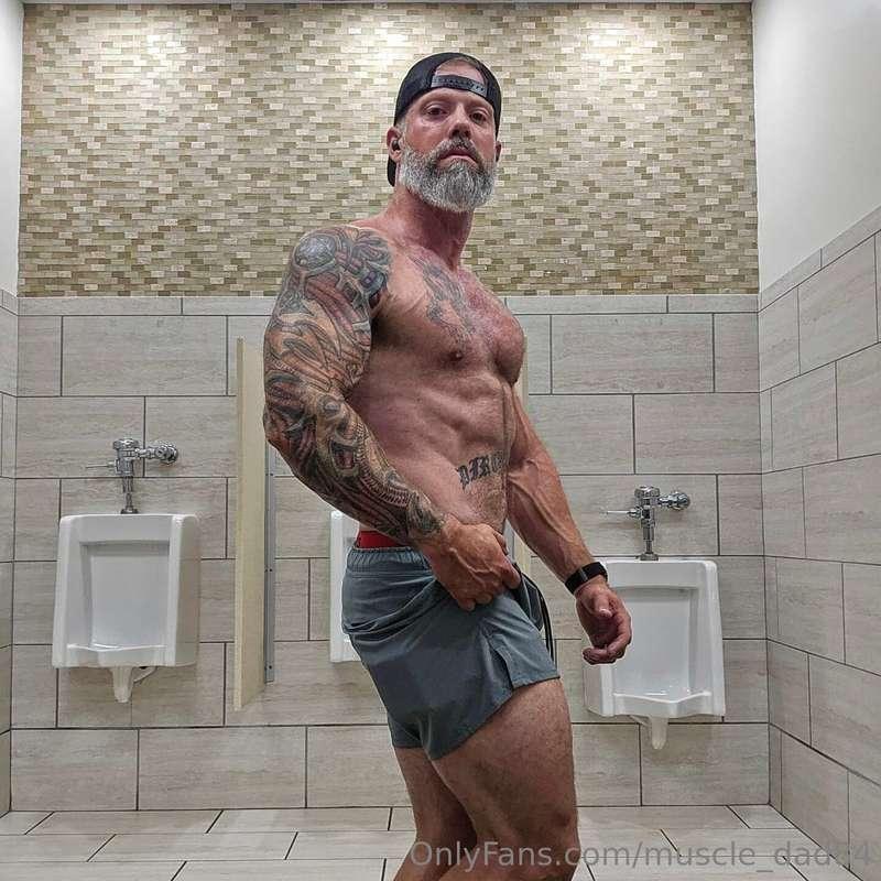 Will flex for tips 💪🏻 😉