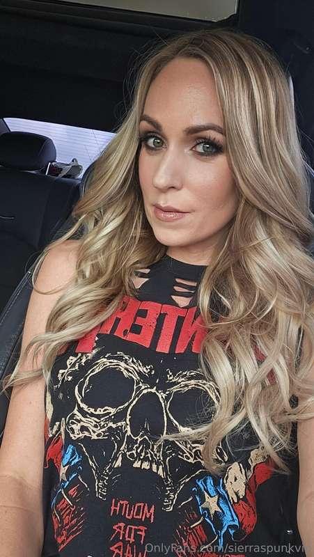 Hot rod Hotwife 🔥 
