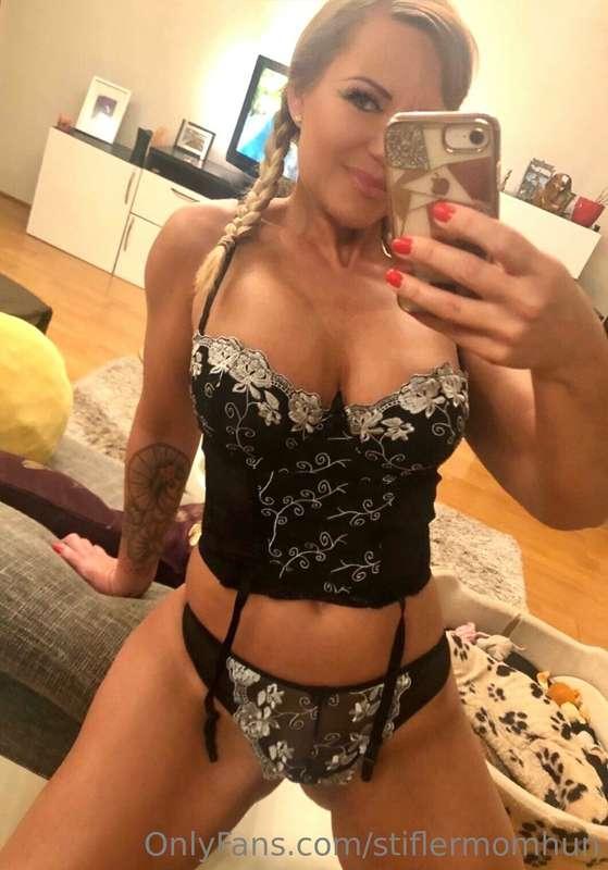 Hello 😘