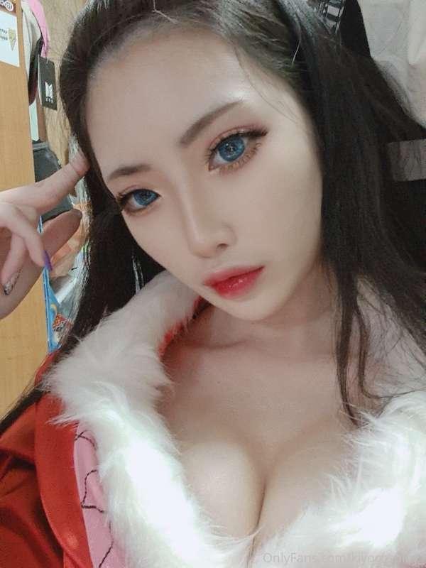 my real hair making me look lowkey like an irl boa hancock 😆