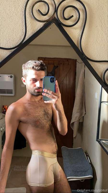 Some mirror selfies before shower @borazeiss