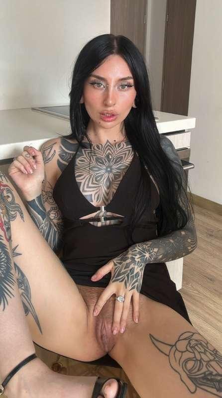 Your naughty tattooed slut 🤤 is waiting for you on her free ..