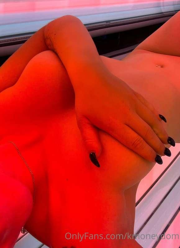 Bräune tanken für meinen wohlverdienten Urlaub 💆🏽‍♀️

Übrige..