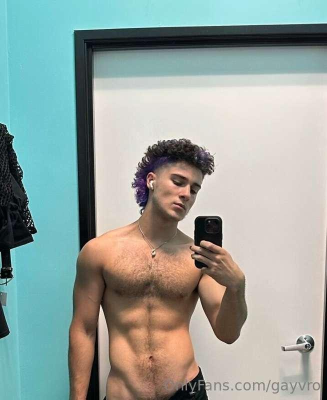 do u wanna undress me? 👅