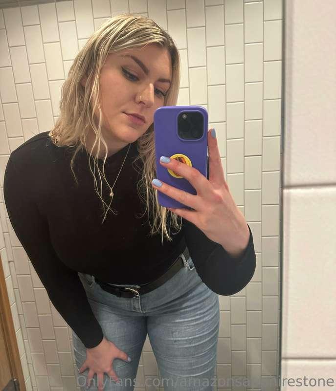 It wouldn’t be a shopping trip without a compulsory mirror s..