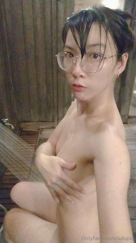 ทั้งๆที่มันก็ไม่เห็นอะไรจิงๆน้า 
แต่ทำไมมันดูโป๊จัง😂
ไปเรียว..