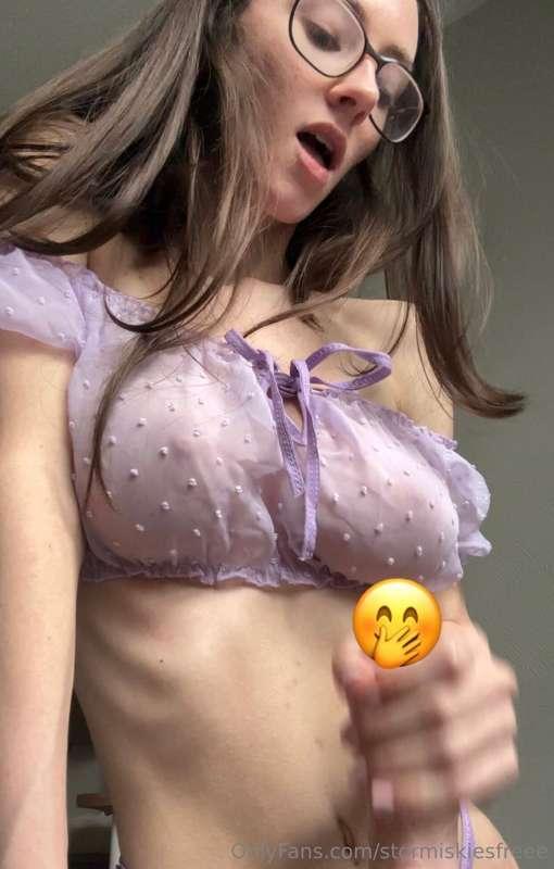 Let me help you cum in your DM's 🥵