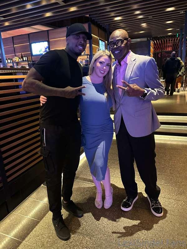 I ran into @sminc42 & @realjonjonxx tonight. If you know, yo..