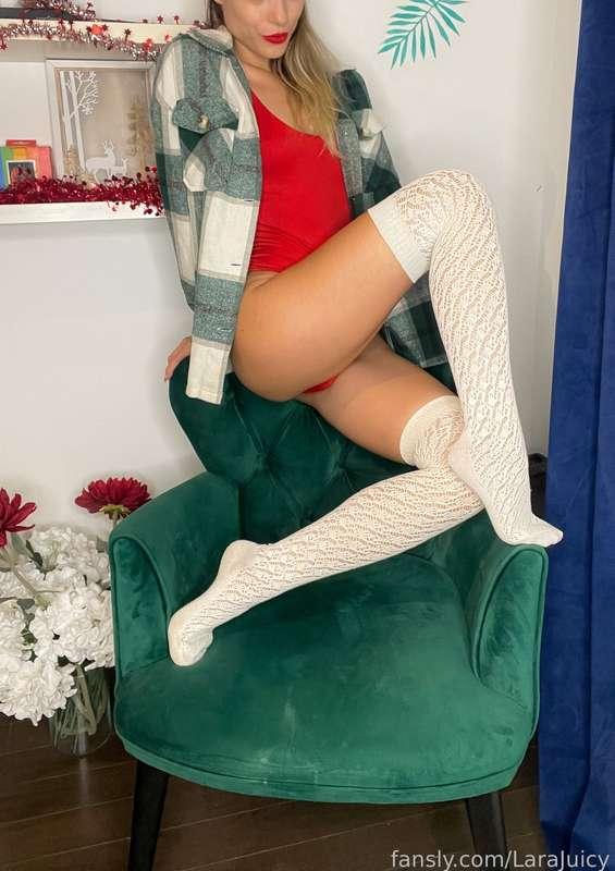 Christmas may be over, but can I still sit on your lap?  🥹
Or should I sit on your face instead? 😈

#FYP #Thighhigh #lace #blonde #SitOnYourFace 