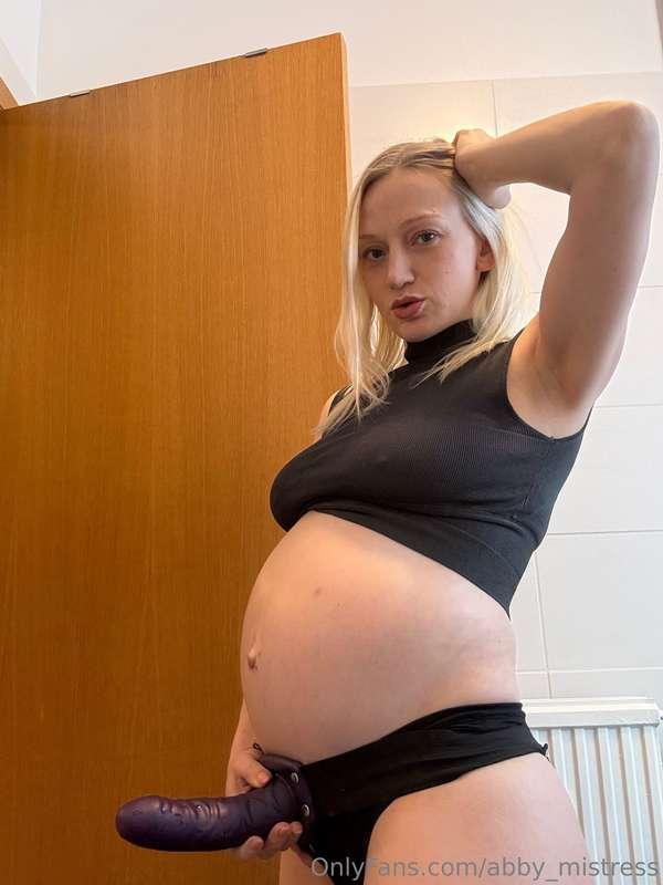 Hello boys! 😈 Who's ready to take care of mommy's cock? 🍆