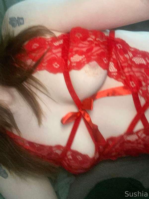 New lingerie, nobody to wear it for… 
💔😭