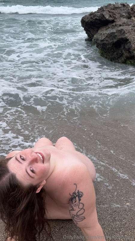 I love the way the water feels rushing all over my body💦 Do ..