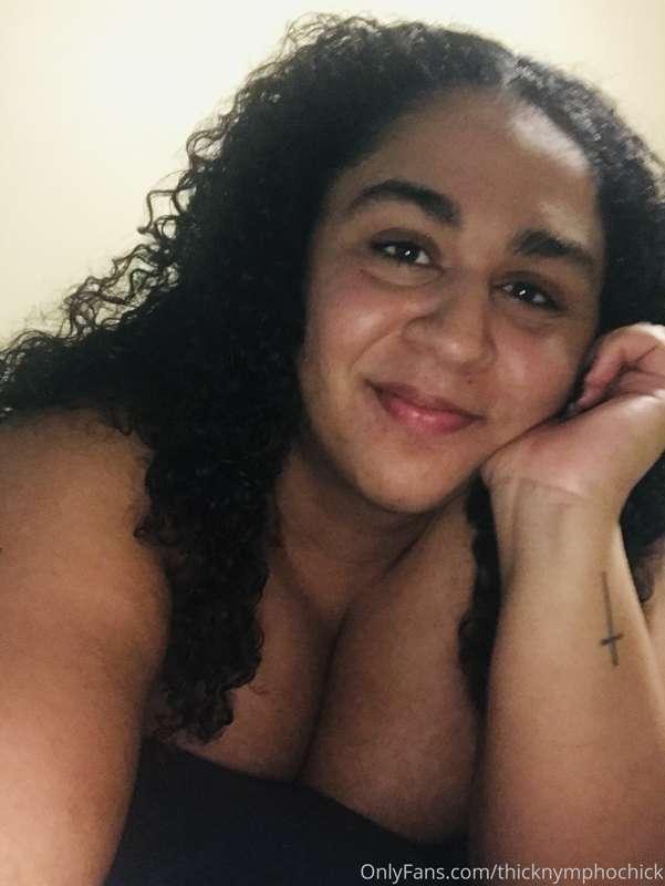 Just chilling in bed. Who wanna join? 😉 #teasing