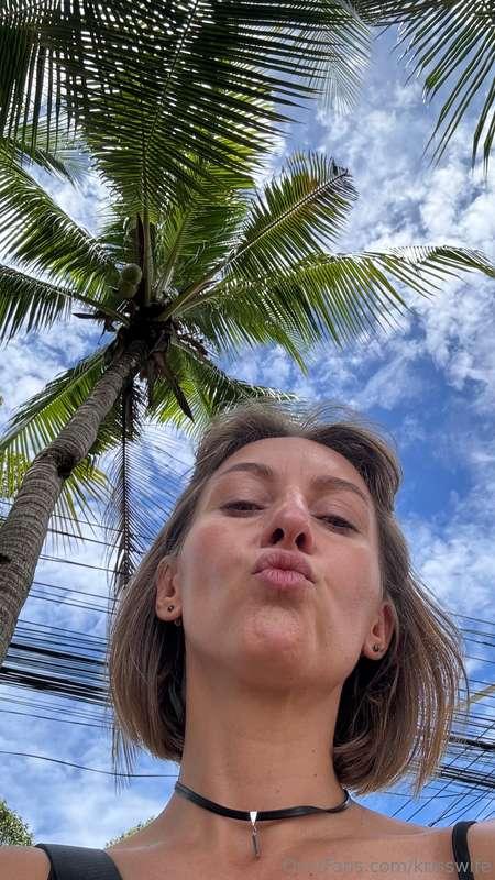 krisswife image #0
