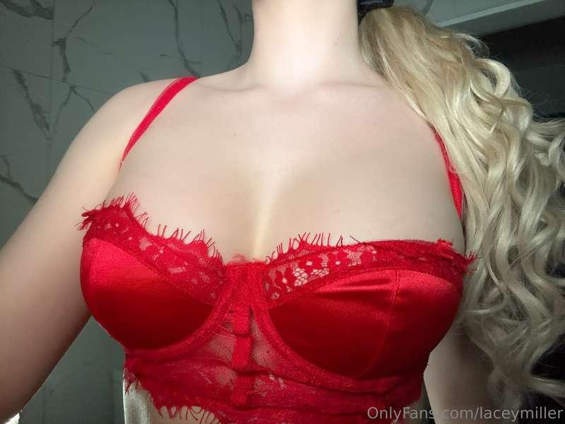 Are these juicy tits big enough for you daddyyy? Then CUM an..