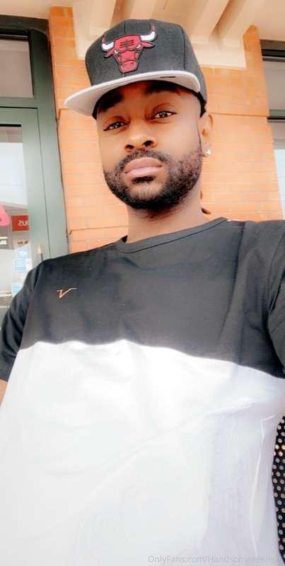 handsomeeeking image #1