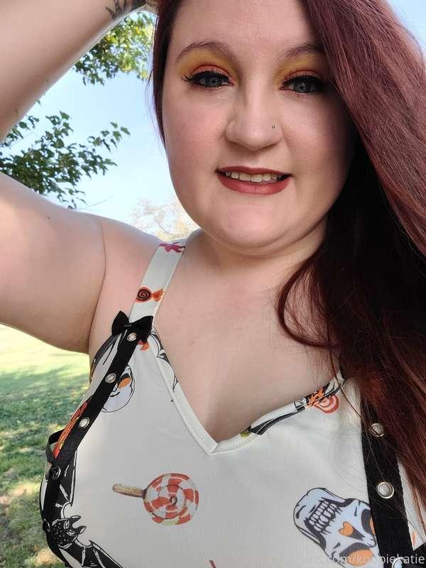 I went on a tiny adventure today. It was gorgeous outside! I..