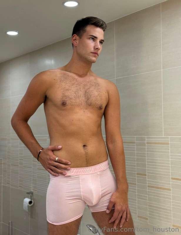 Our fuck starts in the bathroom and will continue... 💦