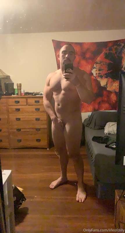 Peep the fleshlight in the background 😈
(I know I’ve been ab..