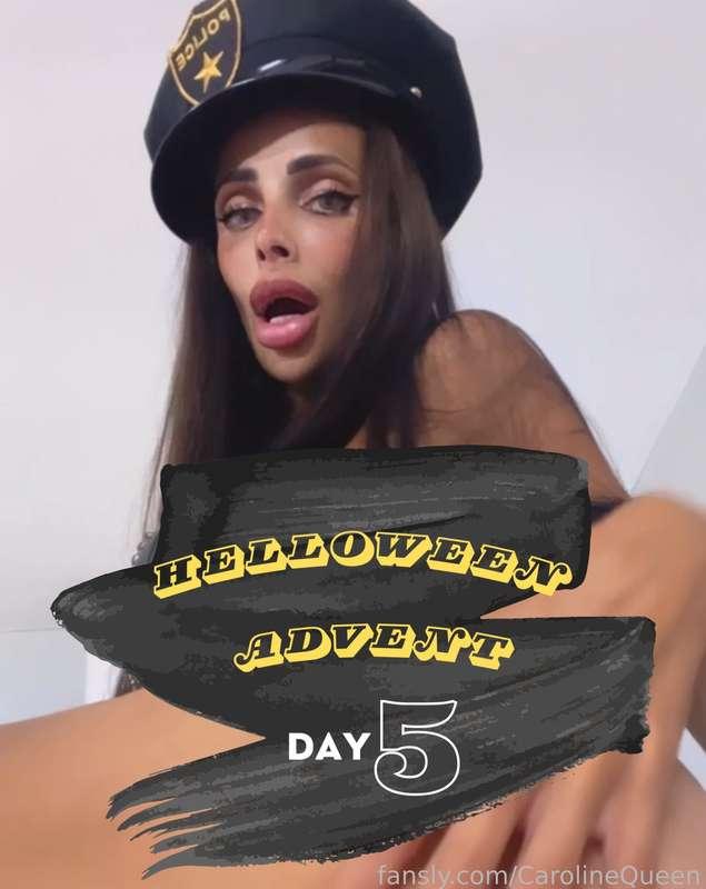 Last day in this cell. But first ... 🫡

#fyp #boobs #fakeboobs #ass #fakeass #biglips #bigass #brunette #horny #sexy #longlegs #advent #halloween #police #cop #policewomen #nuked #solo #sex