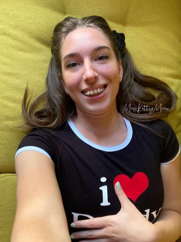 Swipe to see the pussy 🙊