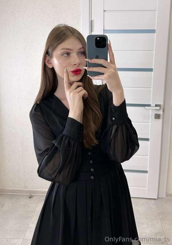 🖤👗 Hello, my dear friends! I love my cute black dress! 💫✨ Wh..