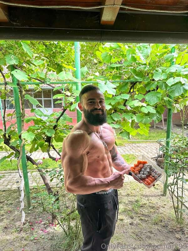 Let’s eat some 🍣🔥