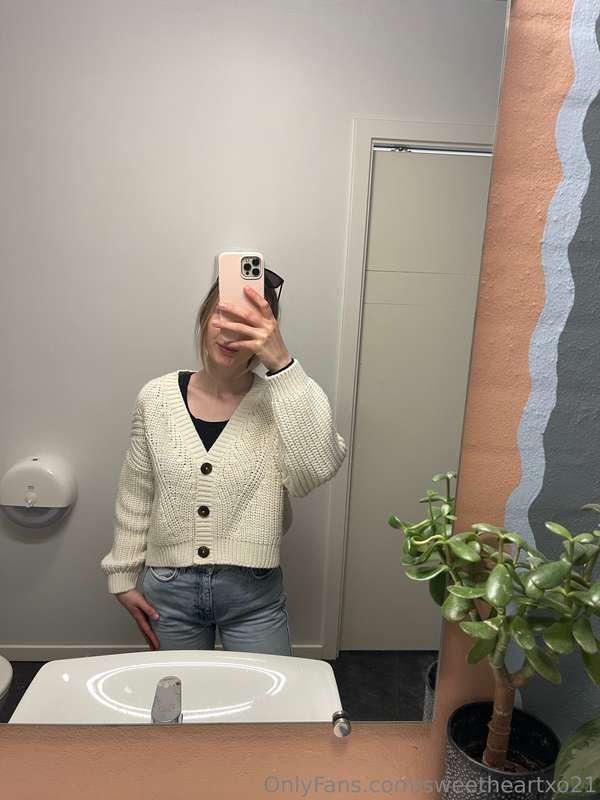 POV: We’re having a date at a café and I send you these from..