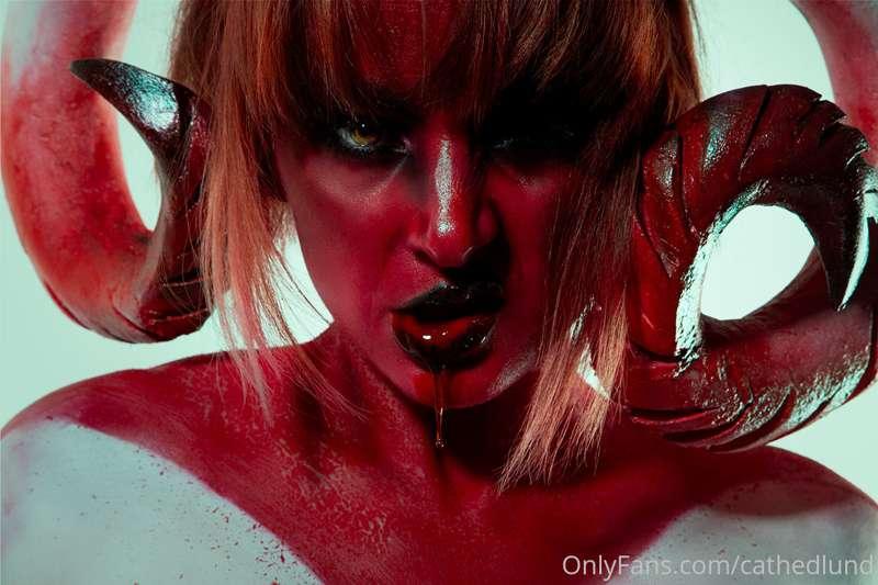 aw yea... it's spooky time!! Image by Scott Worldwide, edite..