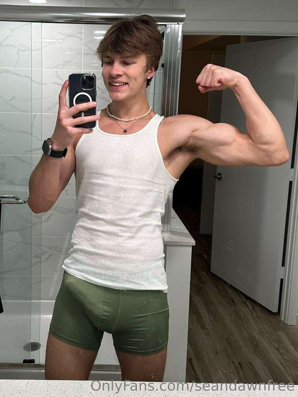 What’s bigger; Arm or my 3rd leg?